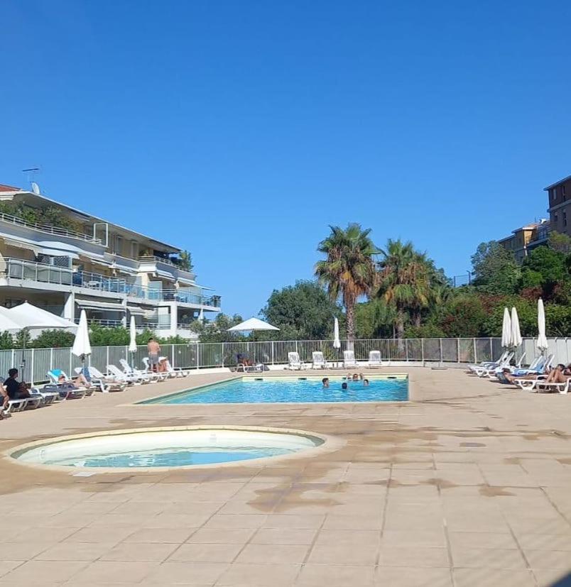 Elegant One-Bedroom Apartment With Swimming Pool - Stayinantibes - Le Vallon エクステリア 写真