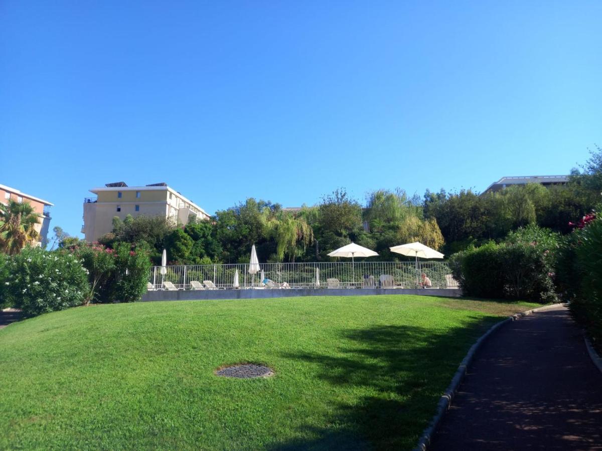 Elegant One-Bedroom Apartment With Swimming Pool - Stayinantibes - Le Vallon エクステリア 写真