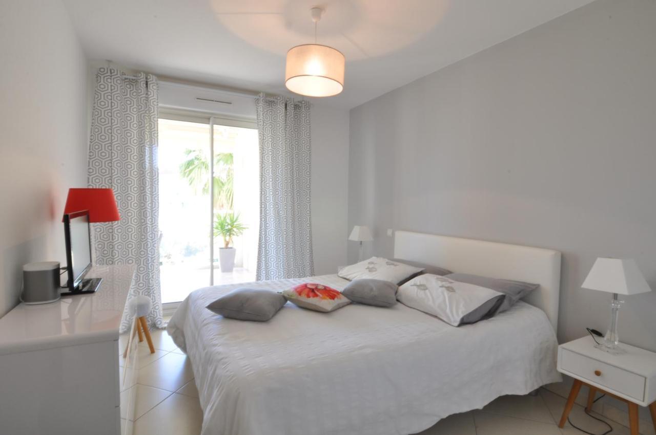 Elegant One-Bedroom Apartment With Swimming Pool - Stayinantibes - Le Vallon エクステリア 写真