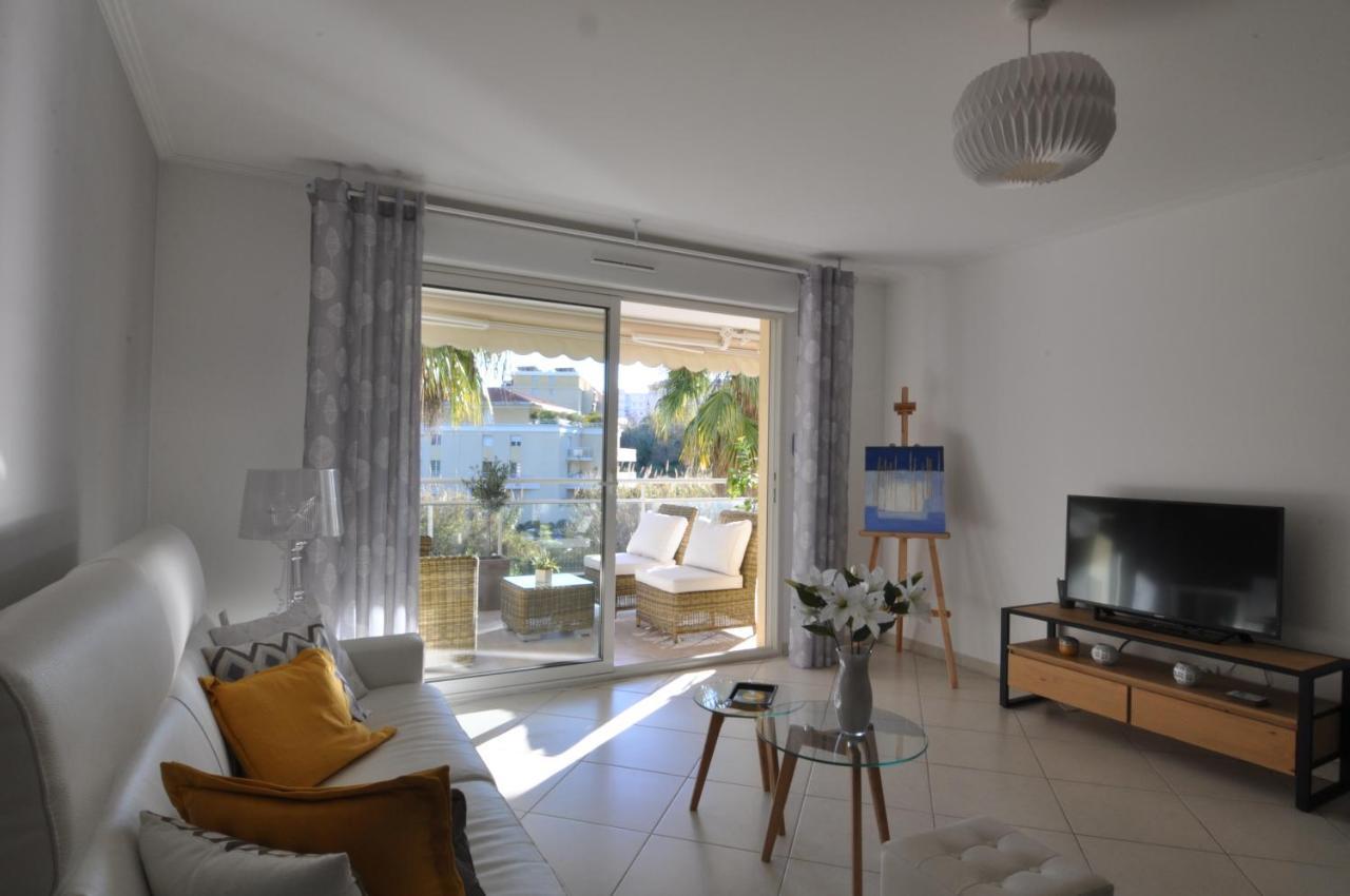 Elegant One-Bedroom Apartment With Swimming Pool - Stayinantibes - Le Vallon エクステリア 写真